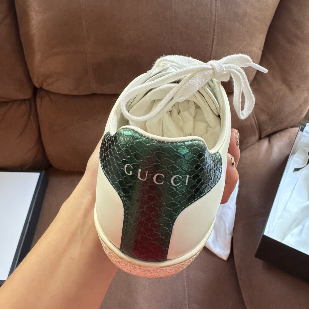 Women's Gucci Ace sneaker with bee - Picture 4 of 13